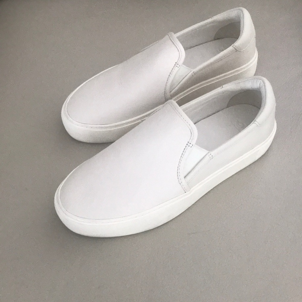 SOLD Uggs White Slip in sneakers.